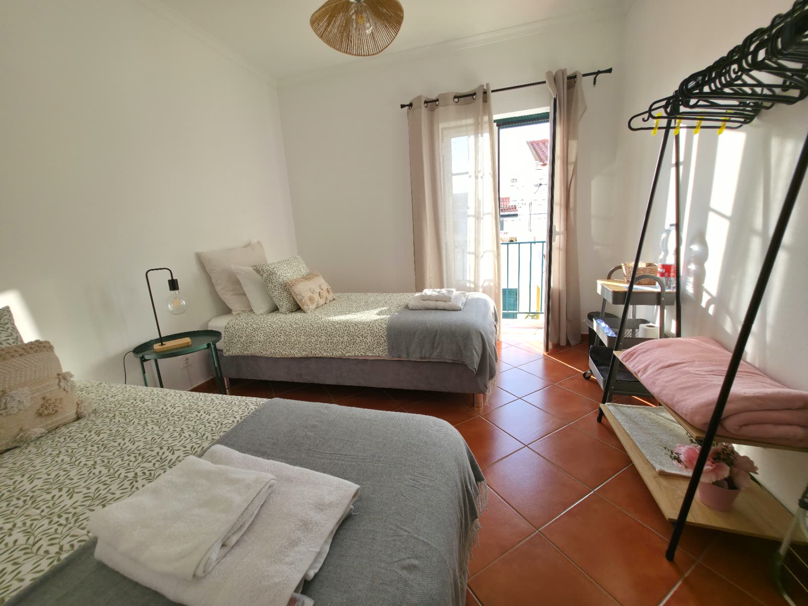 Zimmer B · Doppelzimmer mit Balkon — 1/5