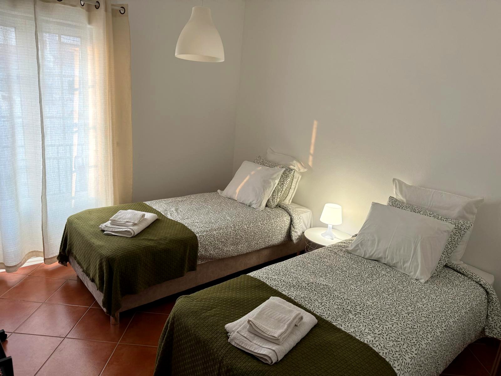 Doppelzimmer mit gemeinsamem Bad